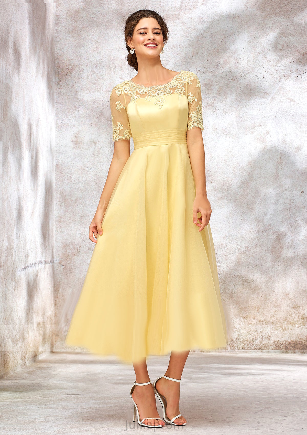 Short Sleeve A-line/Princess Tulle Bateau Bridesmaid Dresses With Lace Appliqued Lois DQP0025351